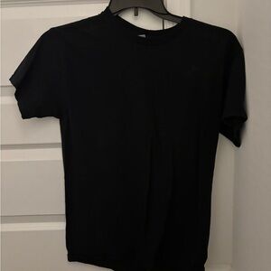 plain black tshirt